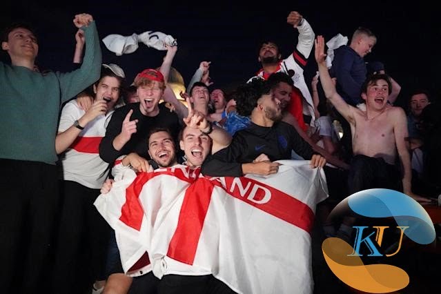 Khán giả Anh ăn mừng chiến thắng Wembley